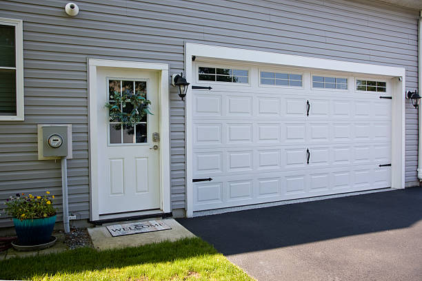 24/7 Emergency Garage Door Panel Replacement experts in Rancho Cordova, CA